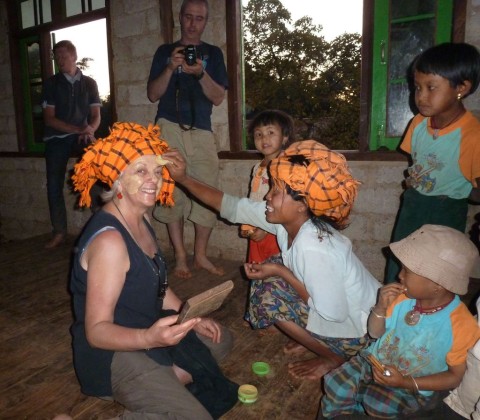 Thanakha et foulard Pa-Ho