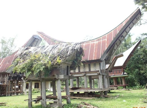 La maison et le grenier à riz